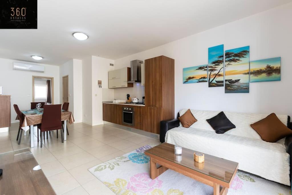 Beautiful, Top Notch 1 Bedroom Apt Just Off The Coast By 360 Estates San Pawl il-Baħar Eksteriør bilde